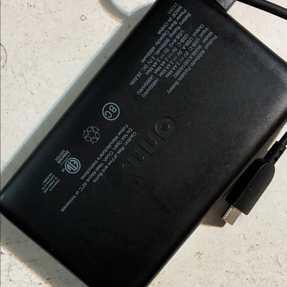 Portable battery pack - Picture 2 of 4